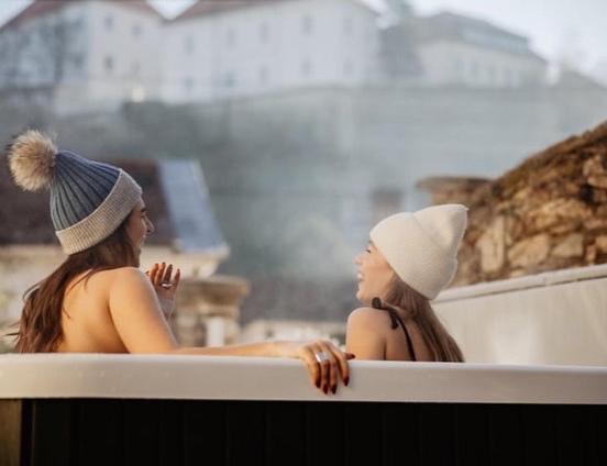 Frida Apartman, Exkluziv Varpanoramaval, A Belvaros Sziveben, Ingyenes Parkolassal เวสเปรม ภายนอก รูปภาพ
