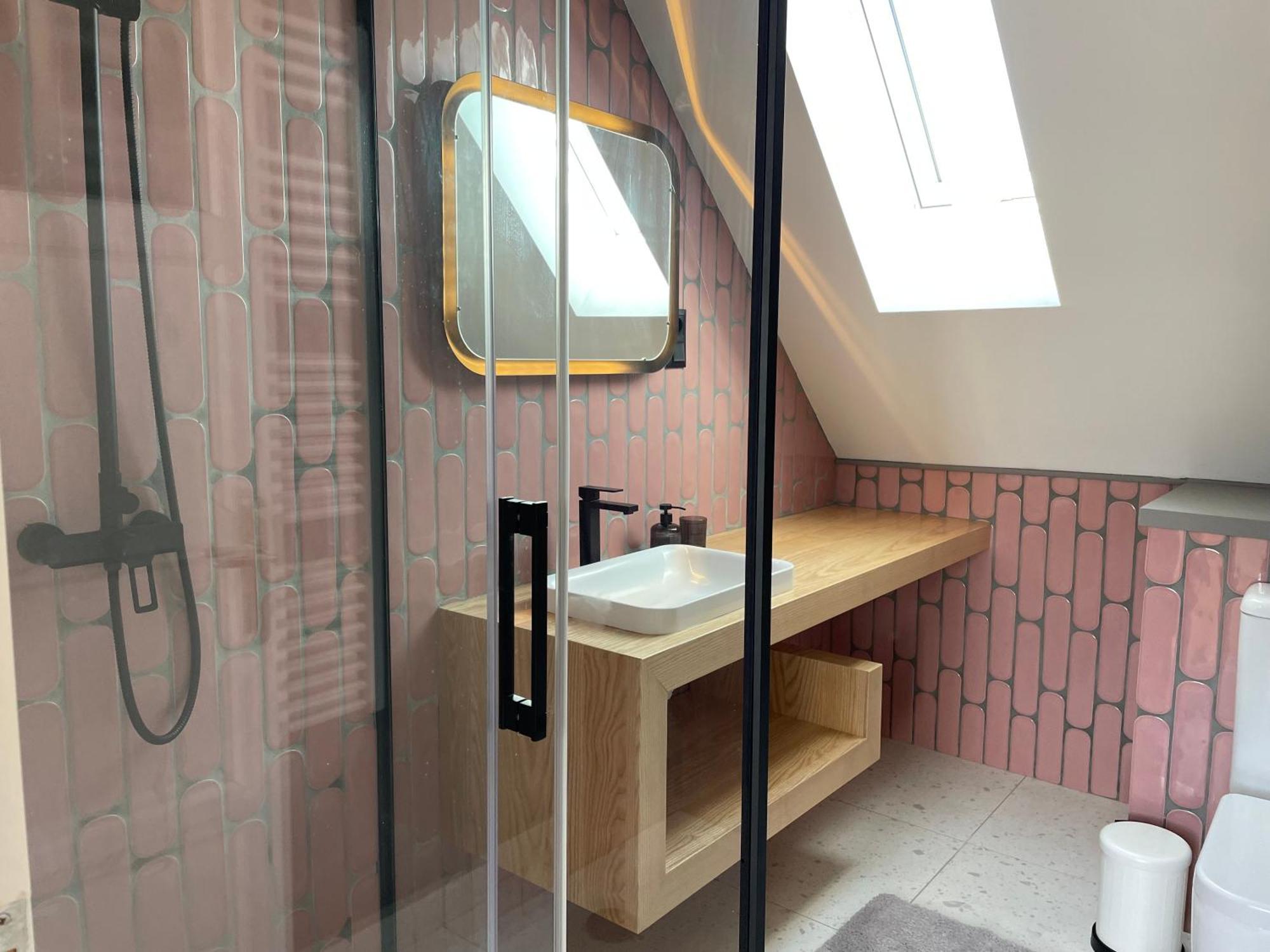 Frida Apartman, Exkluziv Varpanoramaval, A Belvaros Sziveben, Ingyenes Parkolassal เวสเปรม ภายนอก รูปภาพ