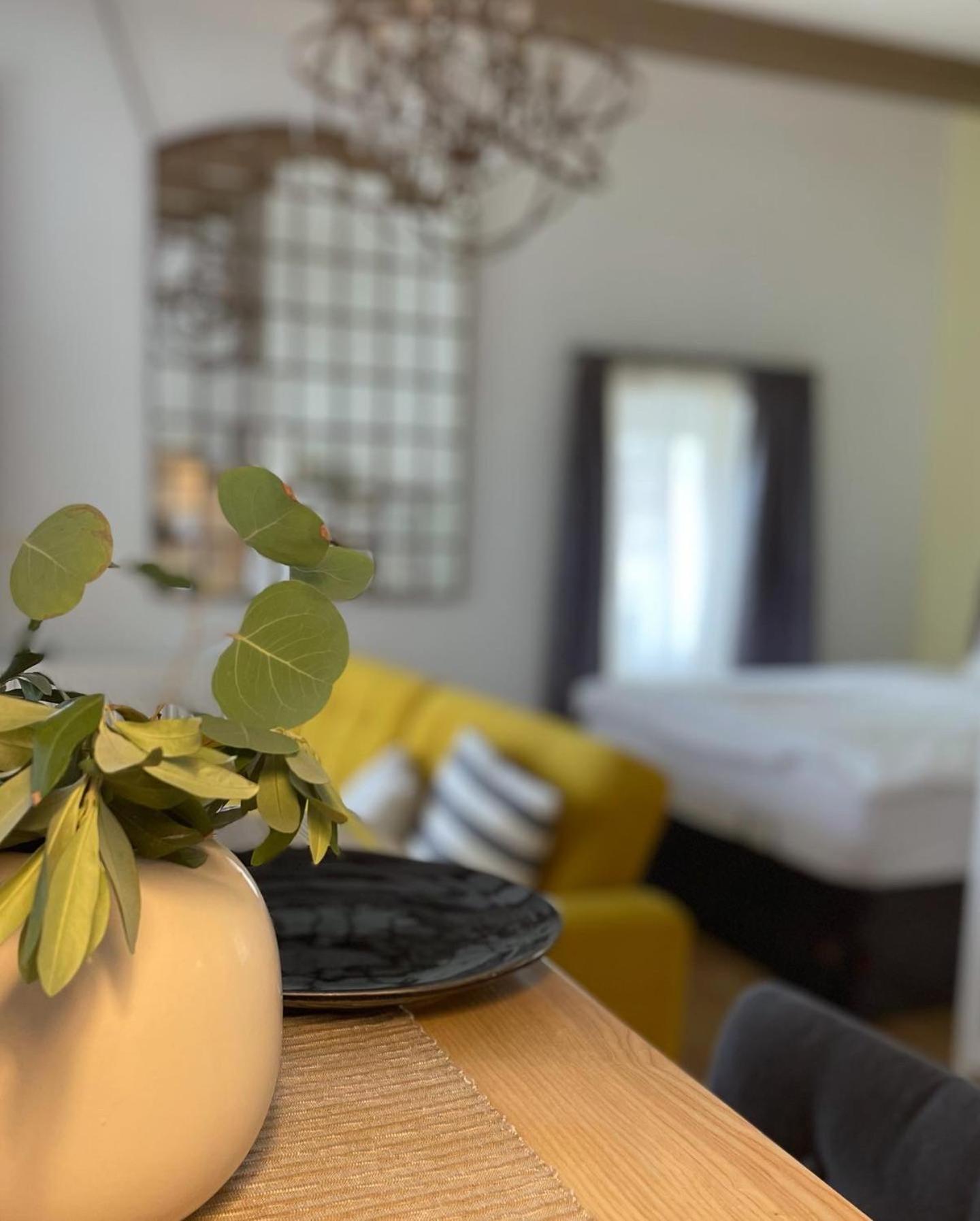 Frida Apartman, Exkluziv Varpanoramaval, A Belvaros Sziveben, Ingyenes Parkolassal เวสเปรม ภายนอก รูปภาพ